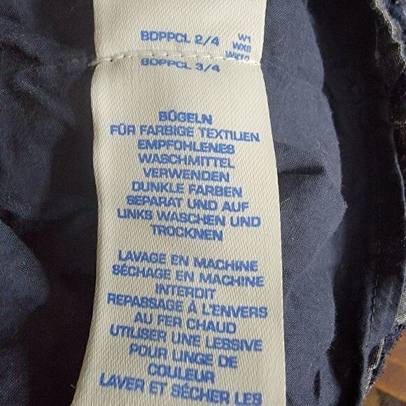 Boden Chambray Cutout Top with Button Detail. Size 4. - Picture 7 of 9